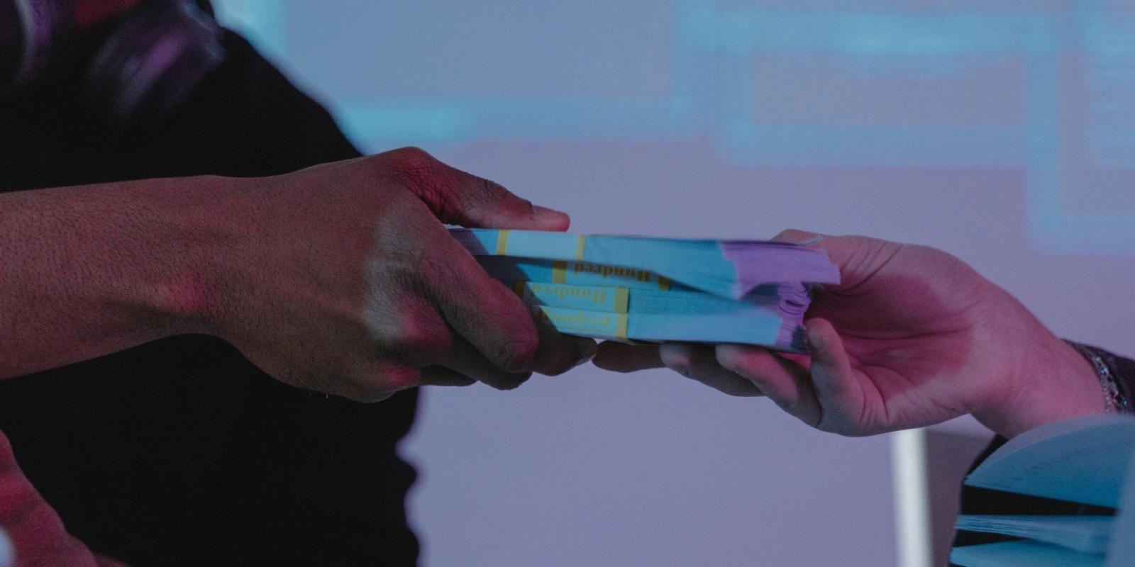 ¿Para qué denunciar a una persona que se hace pasar por agente inmobiliario?